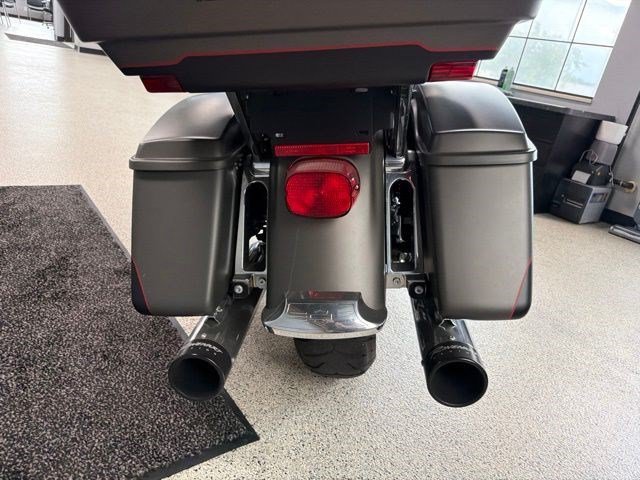 Used 2018 Gray Harley-Davidson ultra image 6