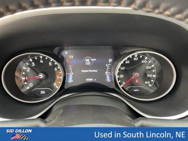 Used 2018 Redline Pearlcoat Jeep Latitude image 11