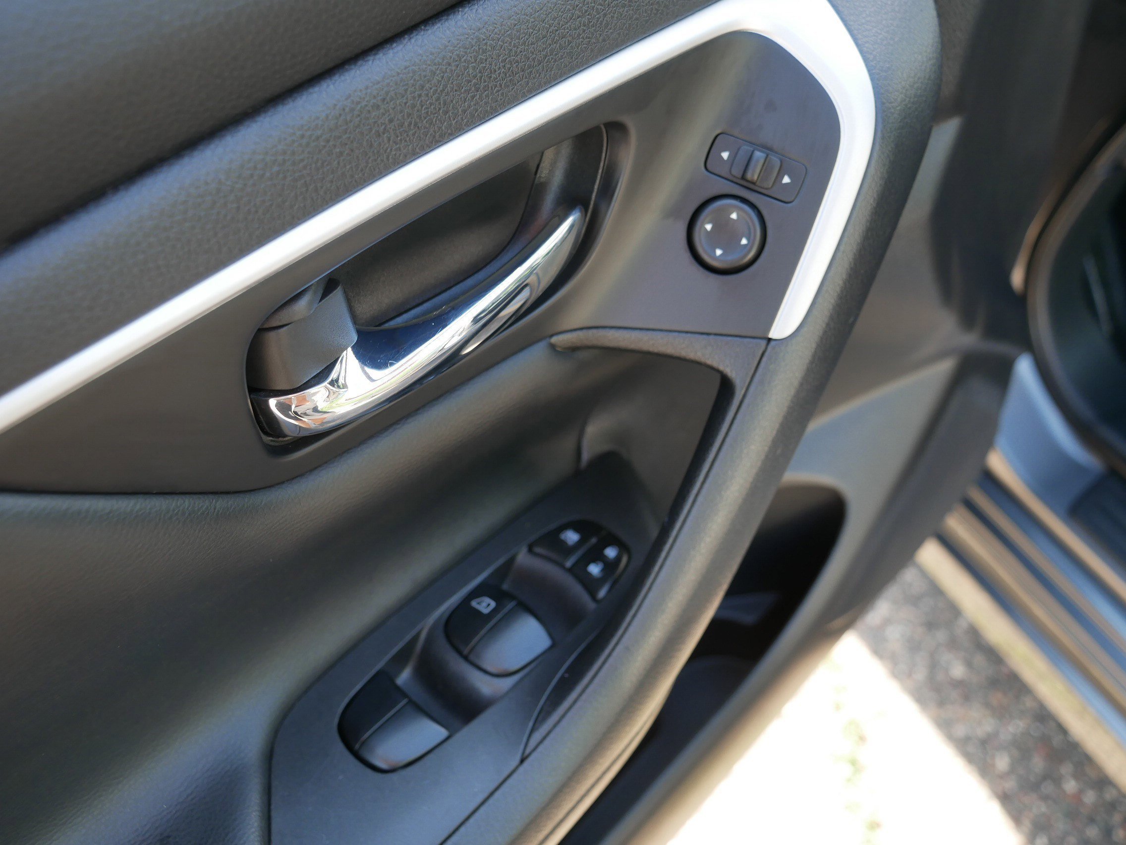 Certified Used 2017 Gun Metallic Nissan 2.5 SV image 19