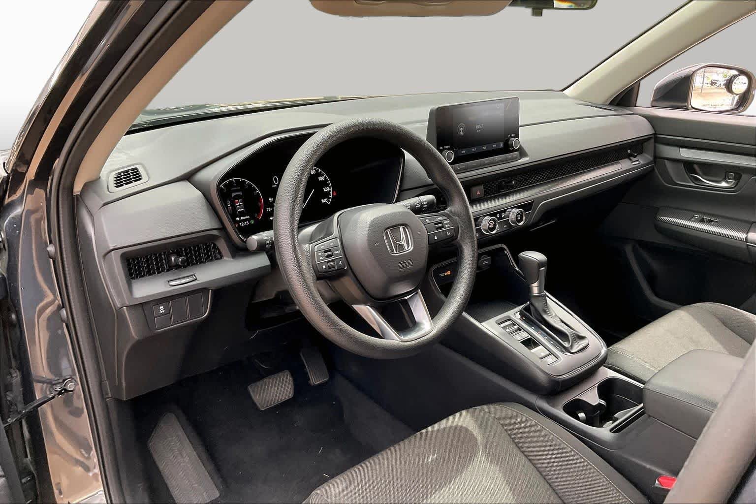 Used 2025 Meteorite Gray Metallic Honda LX image 17