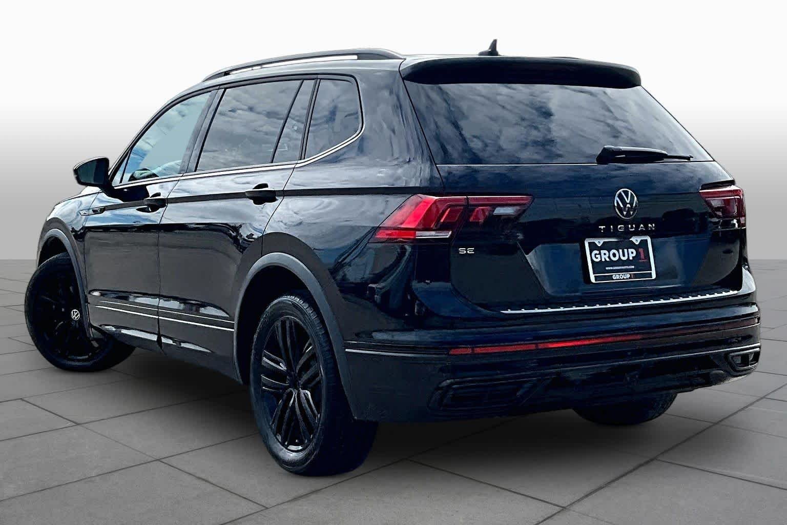 Used 2022 Deep Black Pearl Volkswagen SE R-Line Black image 12