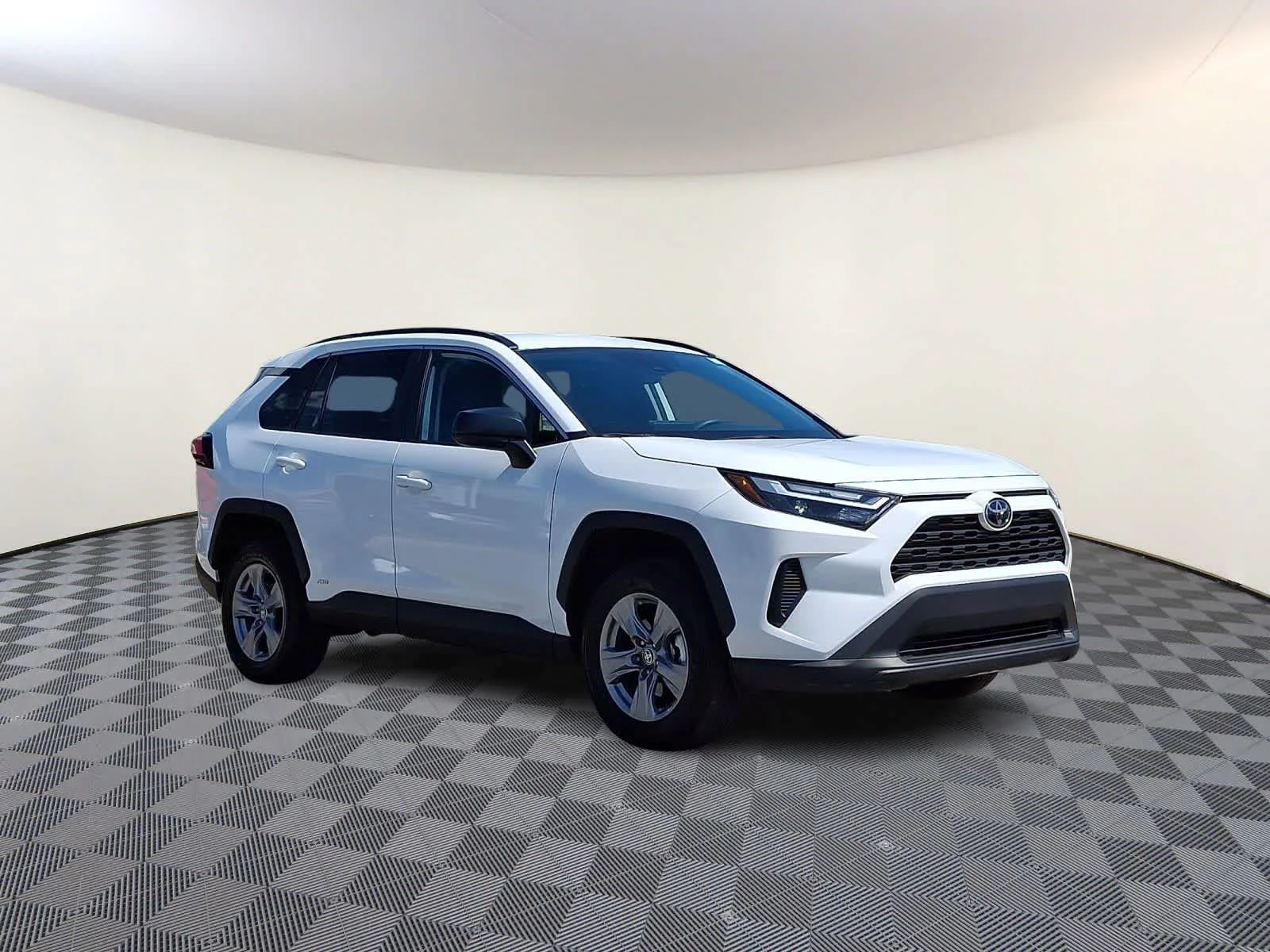 Certified Used 2025 Ice Cap Toyota Hybrid LE image 5