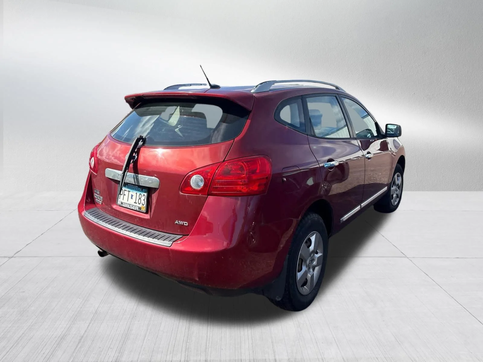 Used 2014 Cayenne Red Nissan S image 12