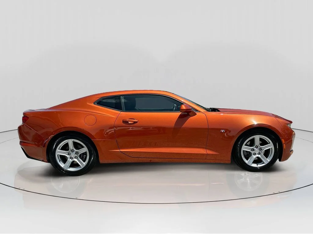 Used 2023 Red Chevrolet 1LT image 8