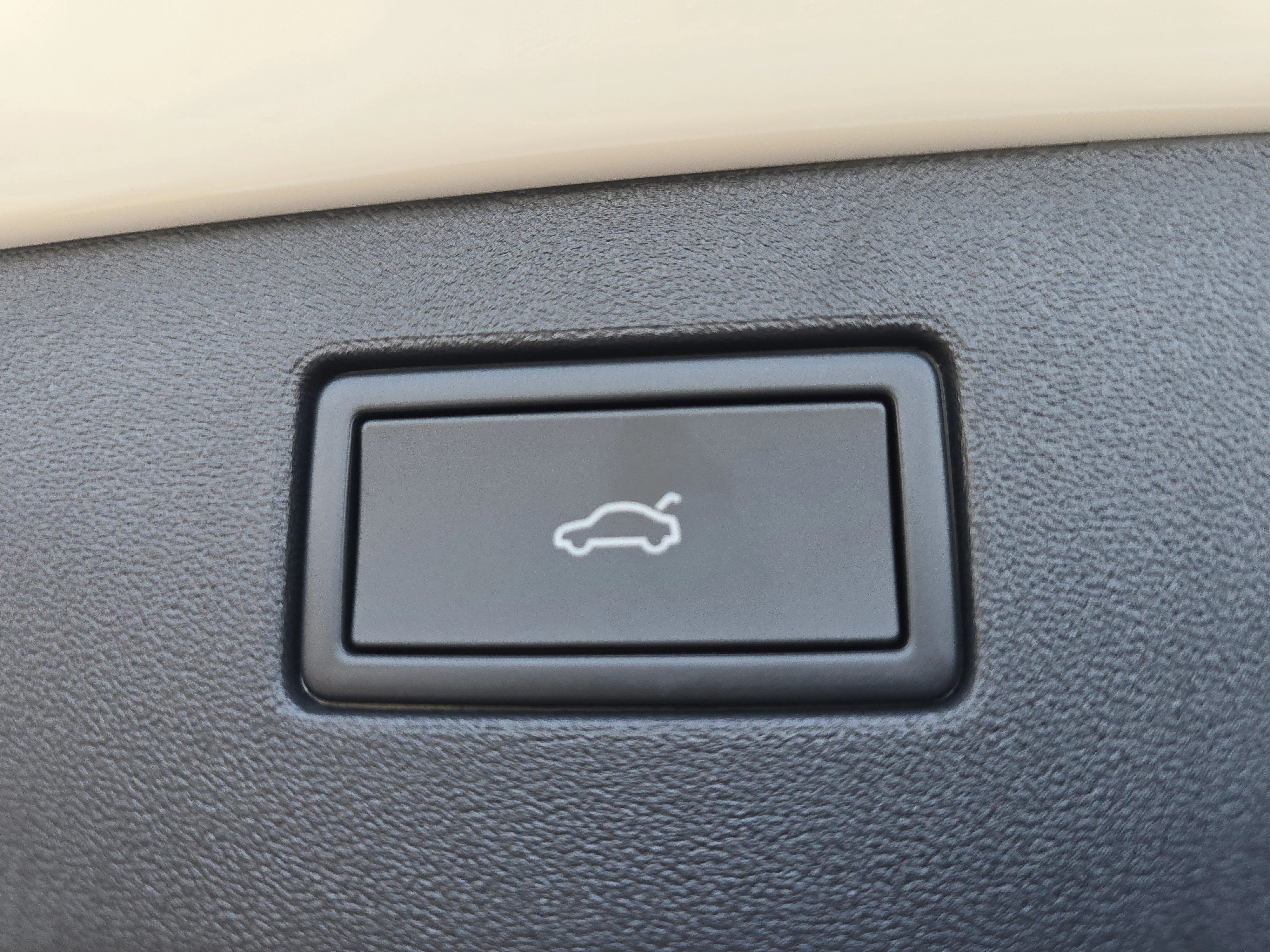 New 2026 Pure White Volkswagen SE image 16