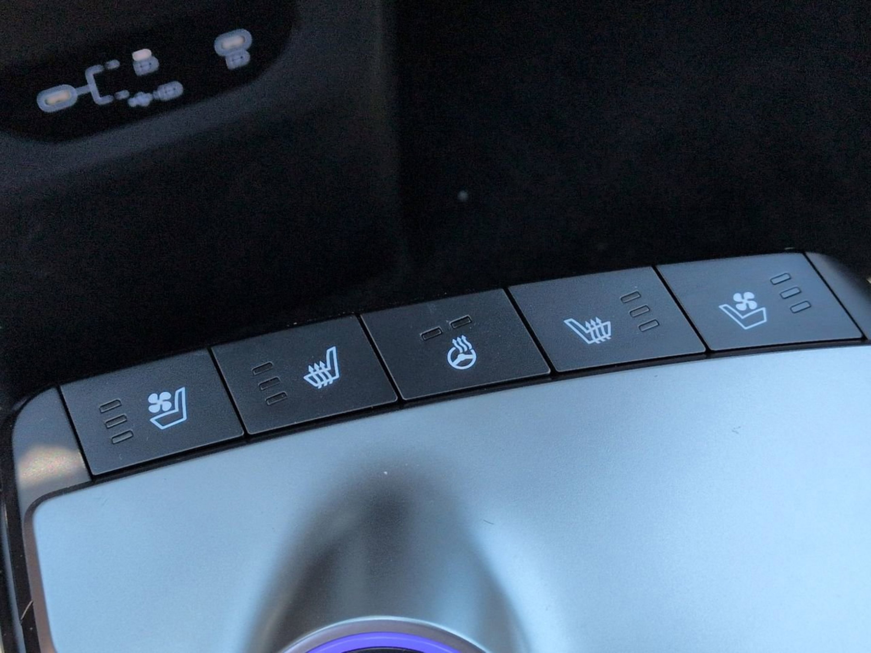 New 2026 Glacier White Pearl/Black Roof Kia GT-Line image 23