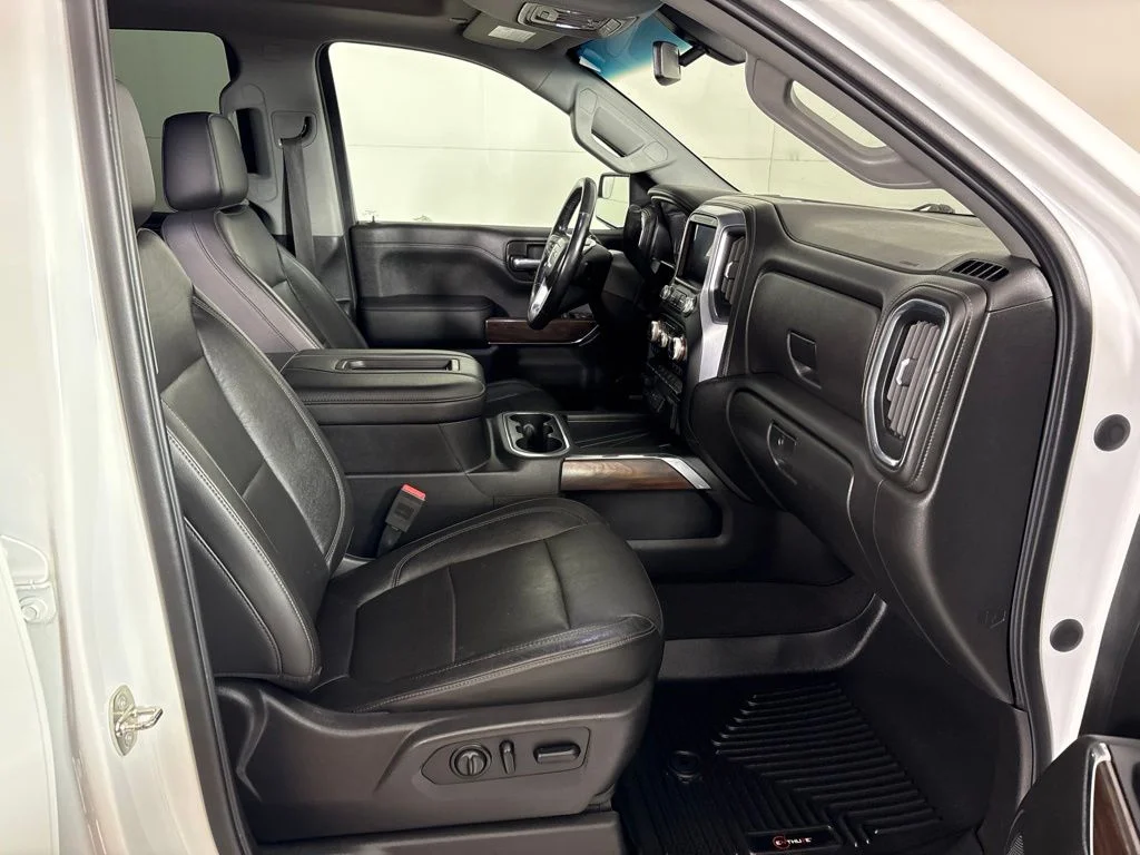 Used 2020 White GMC SLT image 24