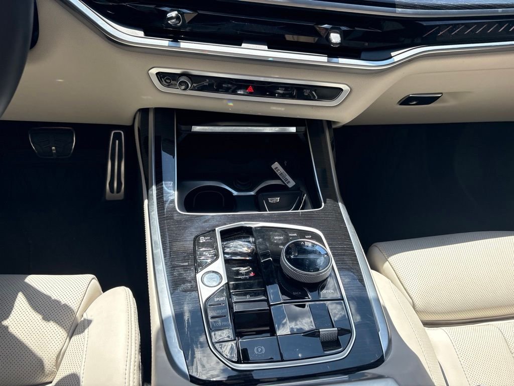 Used 2026 Green BMW M60i image 15