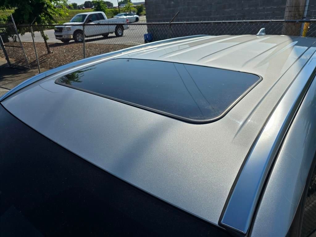 Used 2021 Silver Toyota XLE image 15