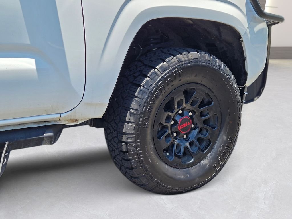 Used 2020 White Toyota SR image 12
