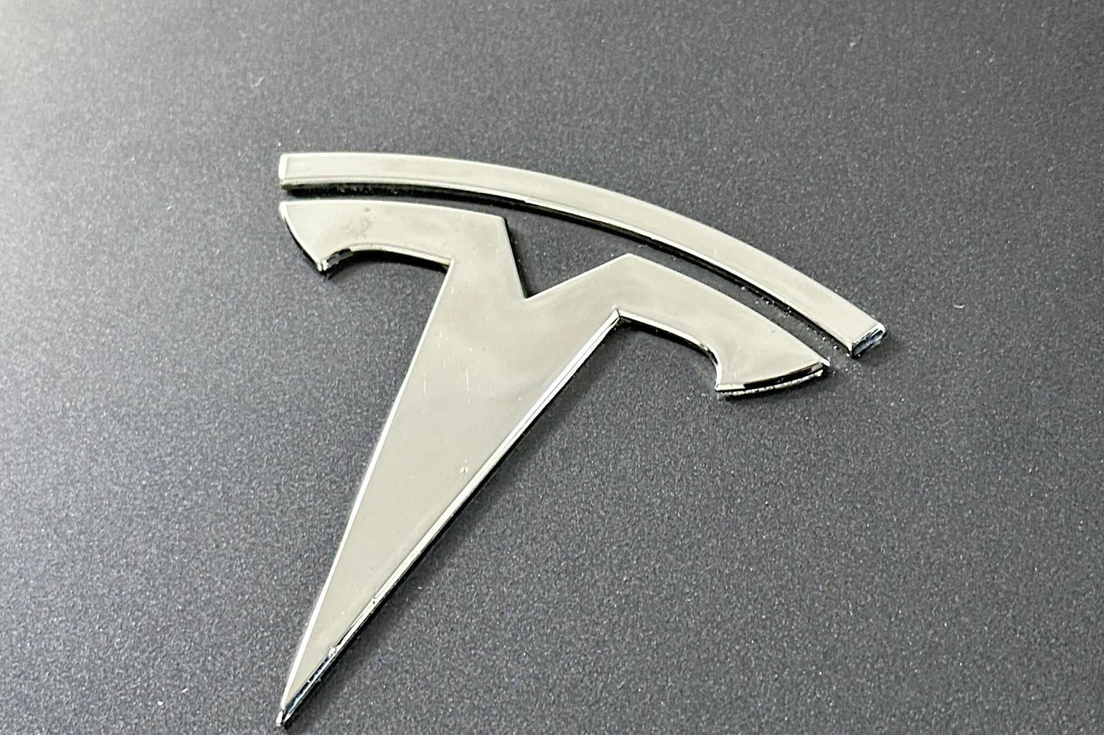 Used 2023 Midnight Silver Metallic Tesla  image 15