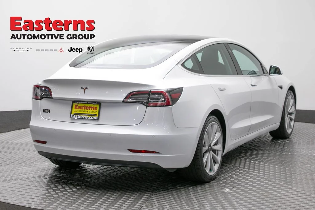 Used 2019 White Tesla Standard Range Plus image 5