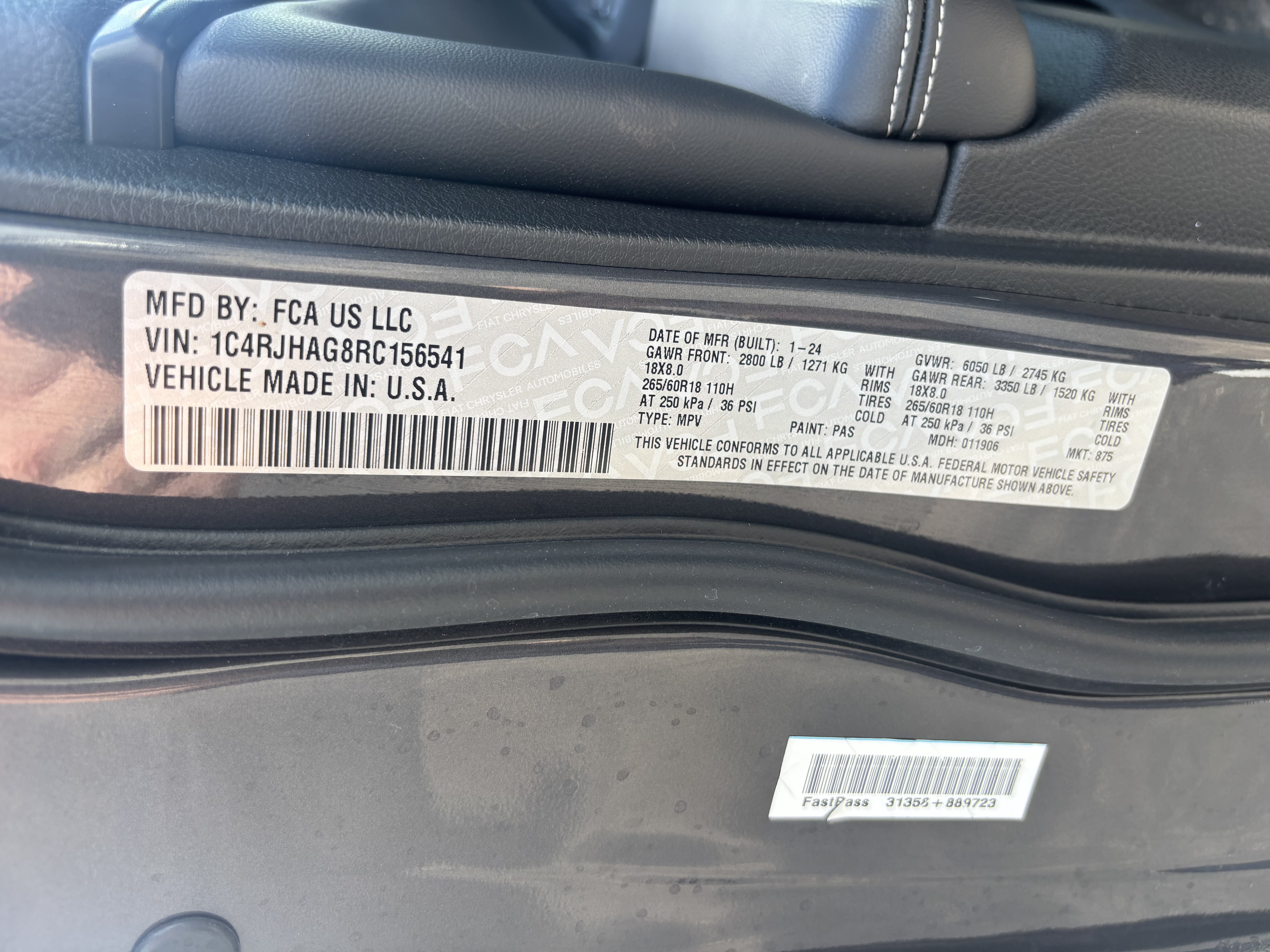 Used 2024 Baltic Gray Metallic Clearcoat Jeep Laredo X image 28