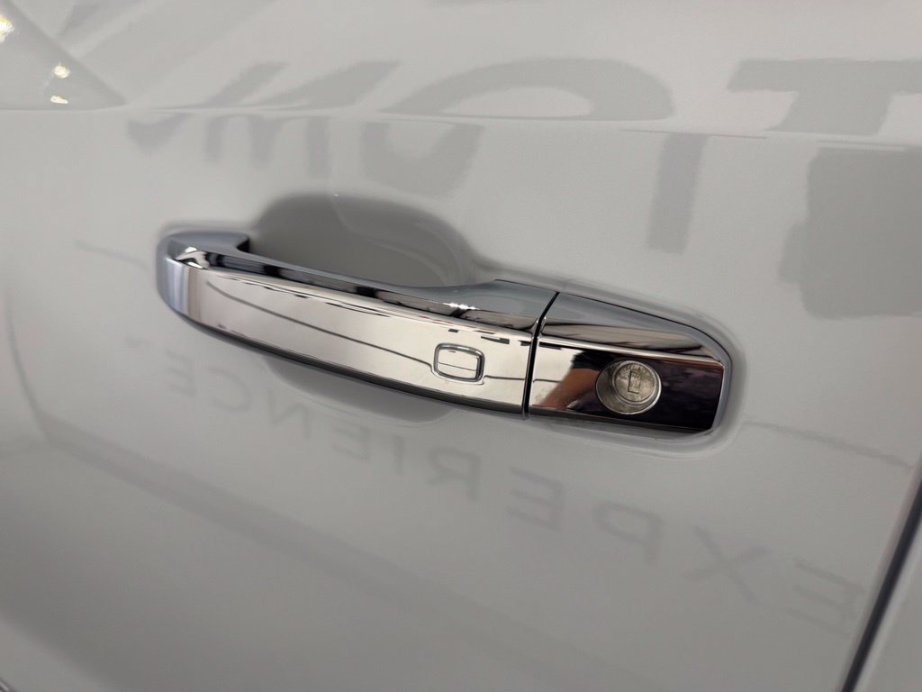 2026 GMC Sierra 1500 SLT - Photo 10