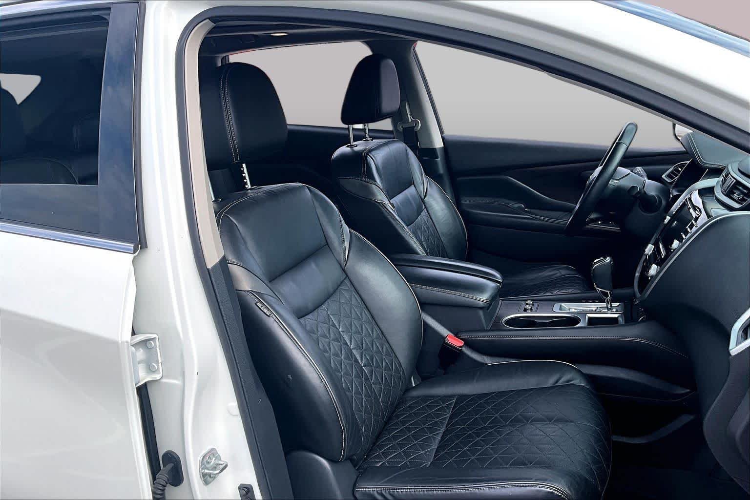 Used 2019 Pearl White Tricoat Nissan Platinum image 9