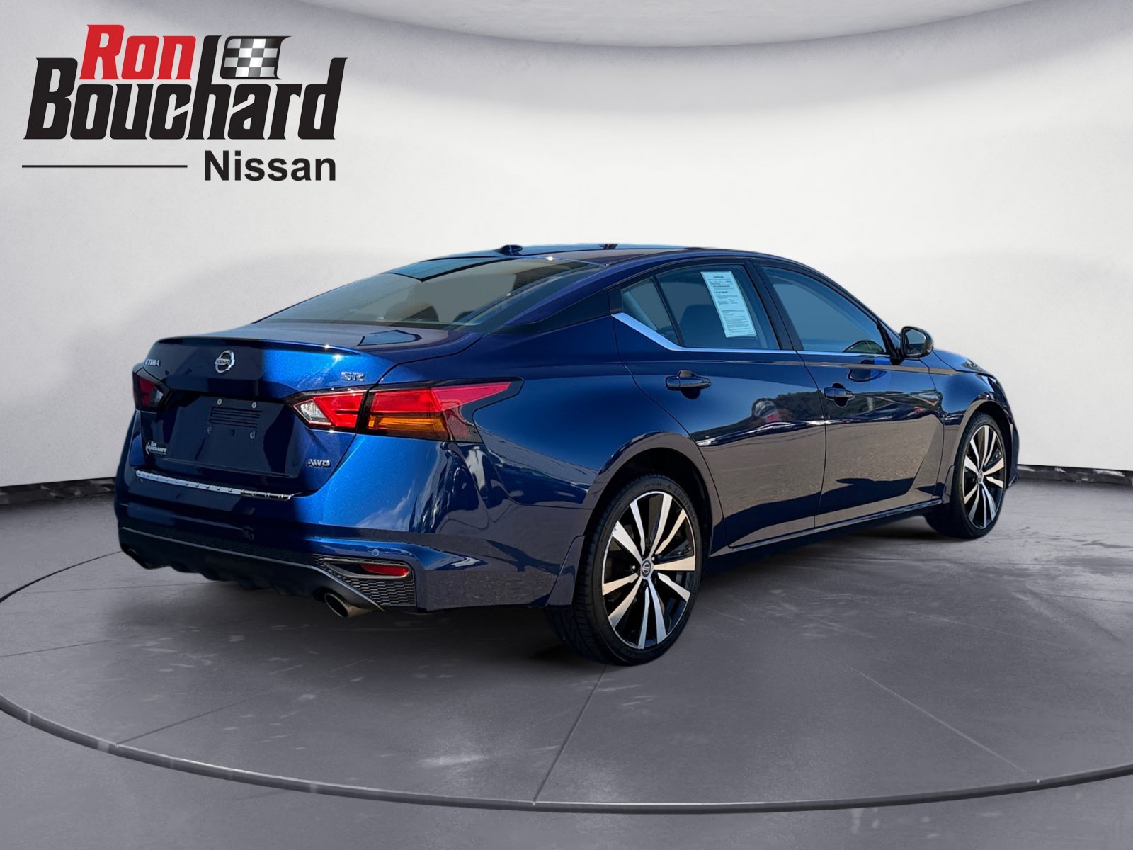 Used 2020 Deep Blue Pearl Nissan 2.5 SR image 2