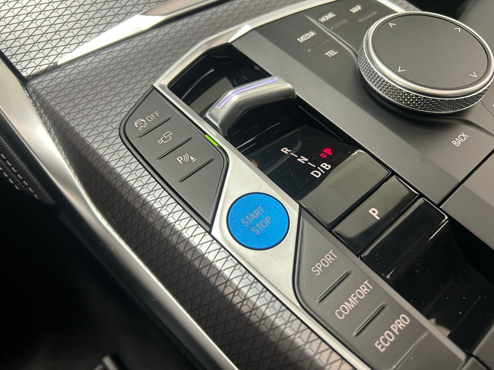 New 2026 Alpine White BMW xDrive40 image 21
