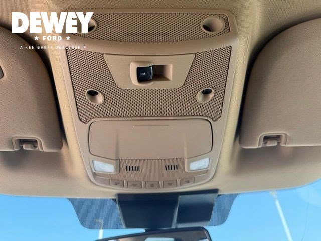 Used 2019 White Platinum Clearcoat Metallic Ford LARIAT image 13