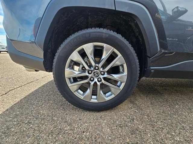 Used 2019 Magnetic Gray Metallic Toyota XLE Premium image 20