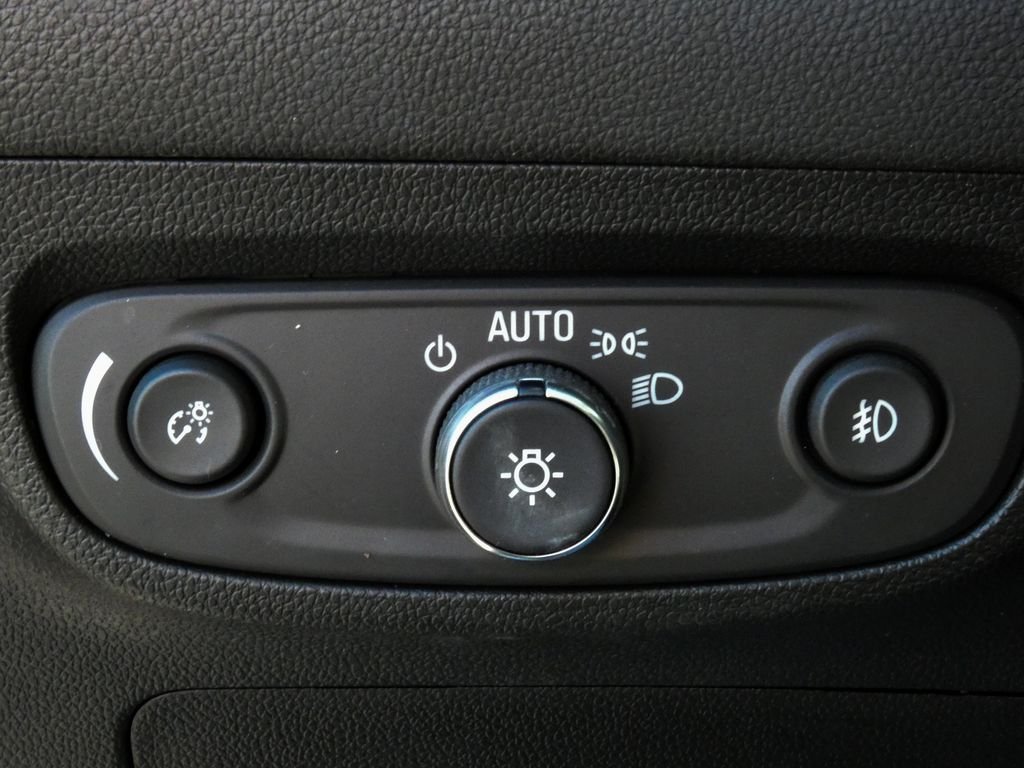 Used 2023 Black Buick Preferred image 21