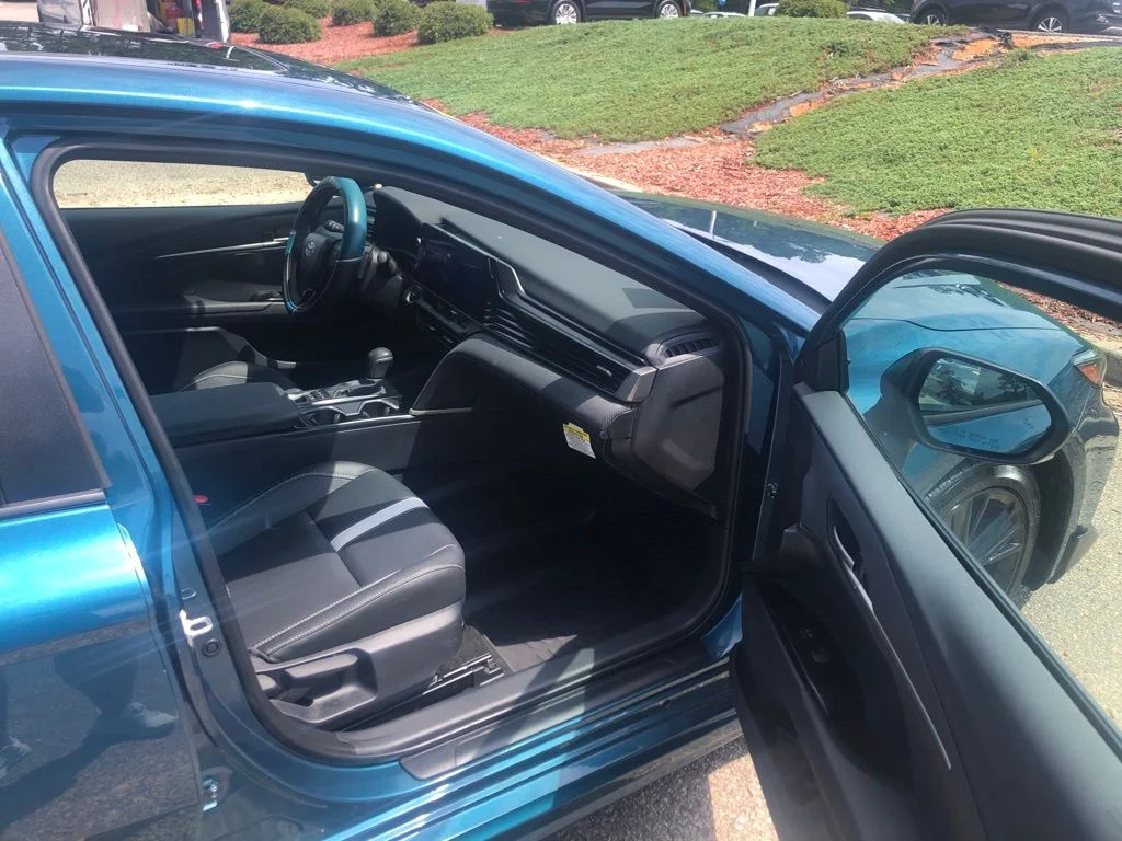 Used 2025  Toyota SE image 30