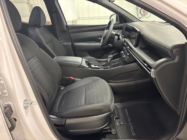 Certified Used 2025 White Hyundai SE image 29