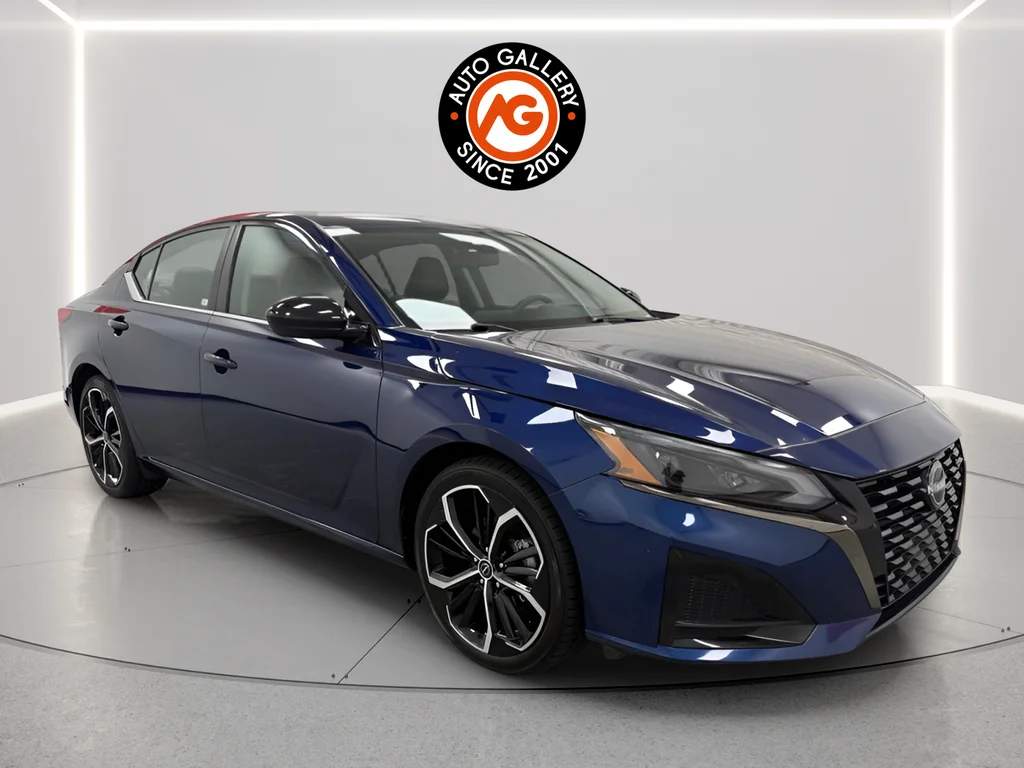 Used 2024 Blue Nissan 2.5 SR image 1