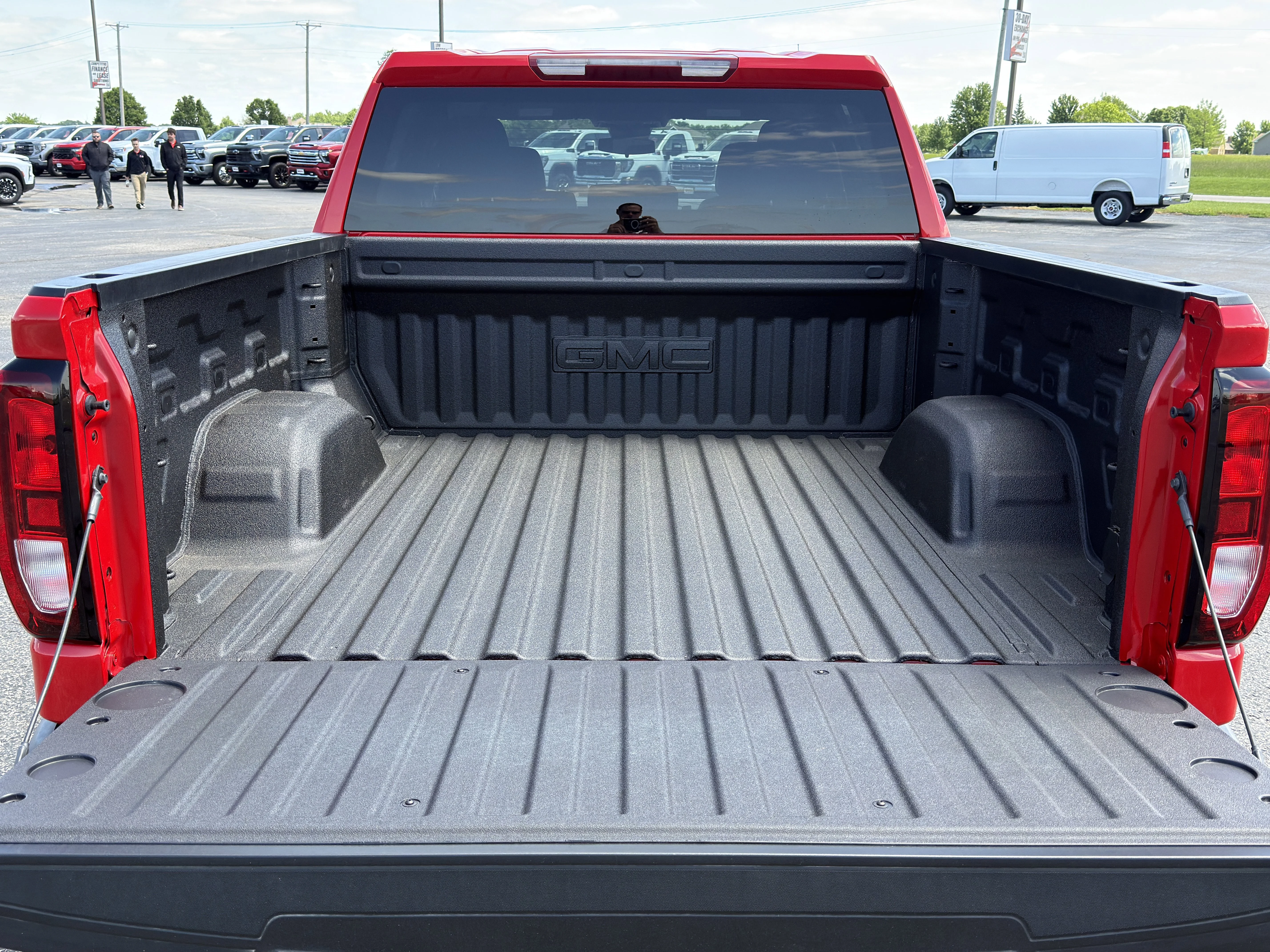2026 GMC Sierra 1500 SLE - Photo 14