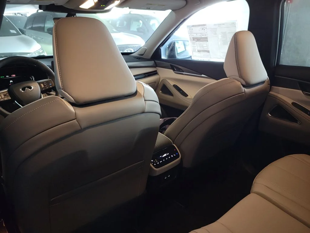 New 2027 HARBOR GRAY INFINITI Luxe FWD image 12