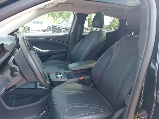 Used 2023 Black Ford Premium image 15