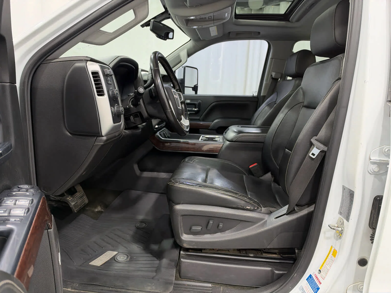 Certified Used 2018 SUMMIT WHITE GMC SLT image 11