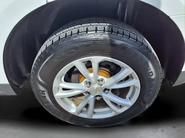Used 2017 SUMMIT WHITE Chevrolet LT image 28