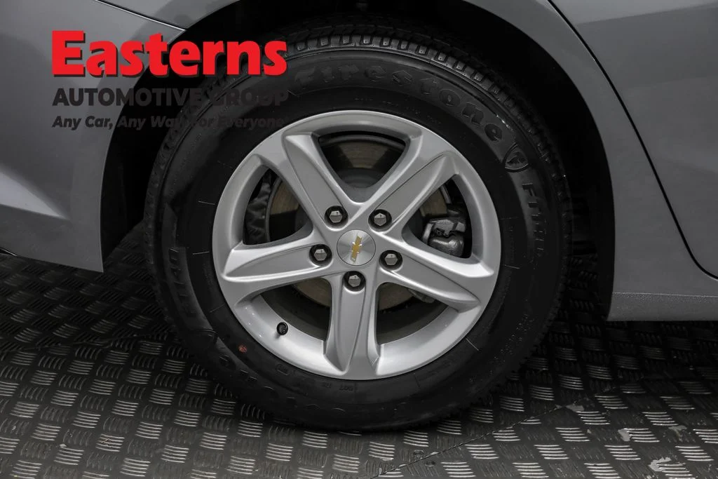 Used 2024 Gray Chevrolet LT image 28