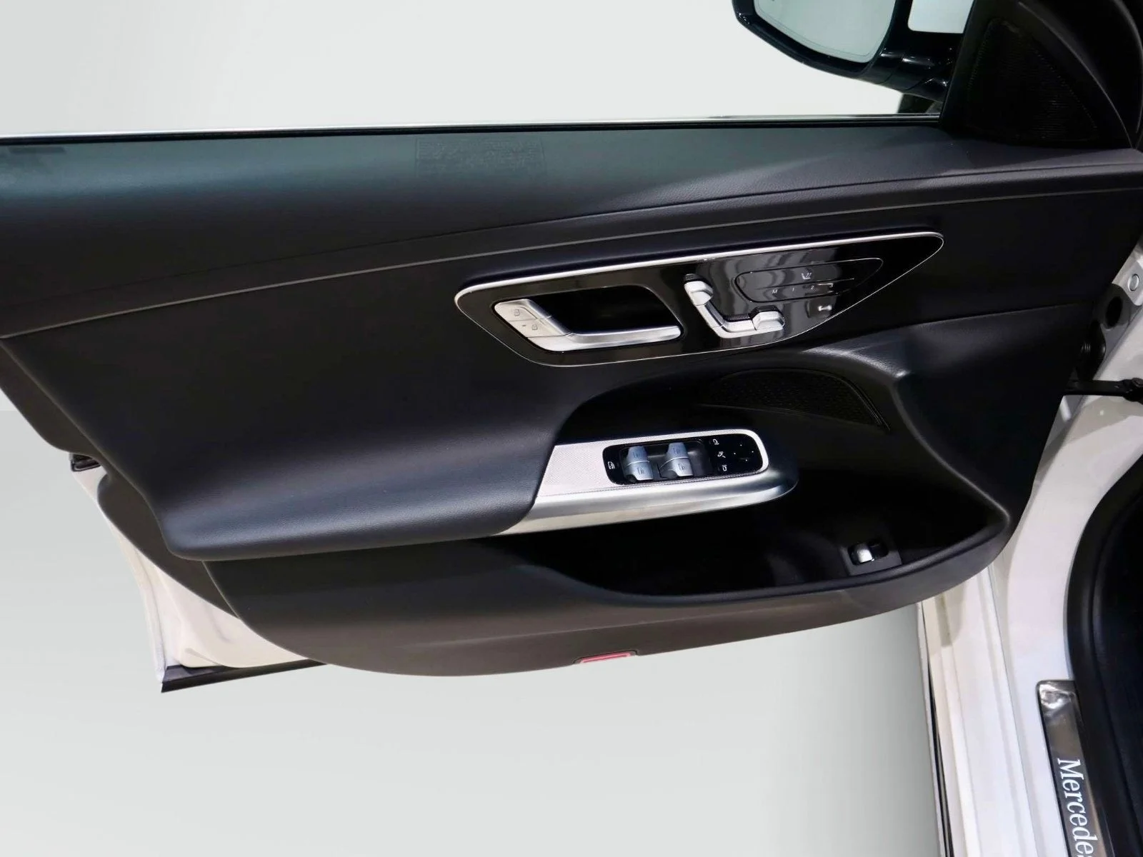Used 2025 Polar White Mercedes-Benz E 350 image 25