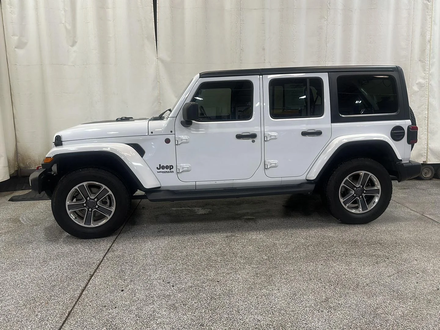 Used 2018 Jeep All-New Wrangler Unlimited Sahara with VIN 1C4HJXEG9JW224686 for sale in Waconia, Minnesota