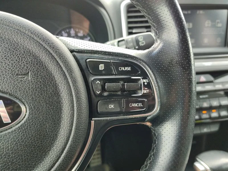 Used 2018 White Kia EX image 14