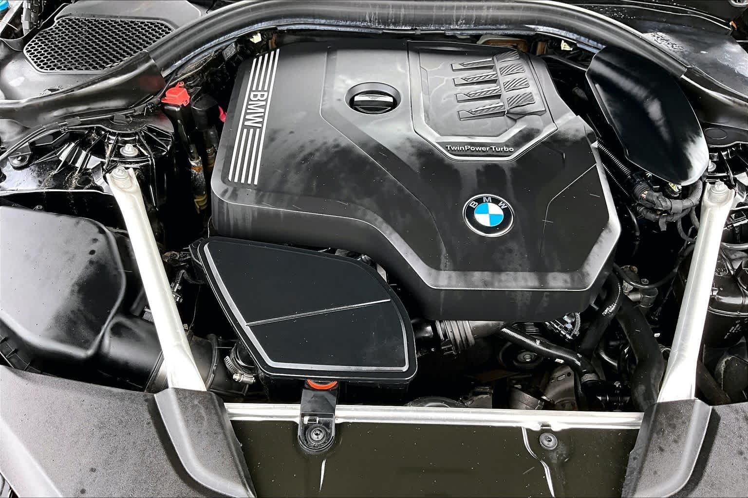 Used 2020 Black Sapphire Metallic BMW 530i image 32