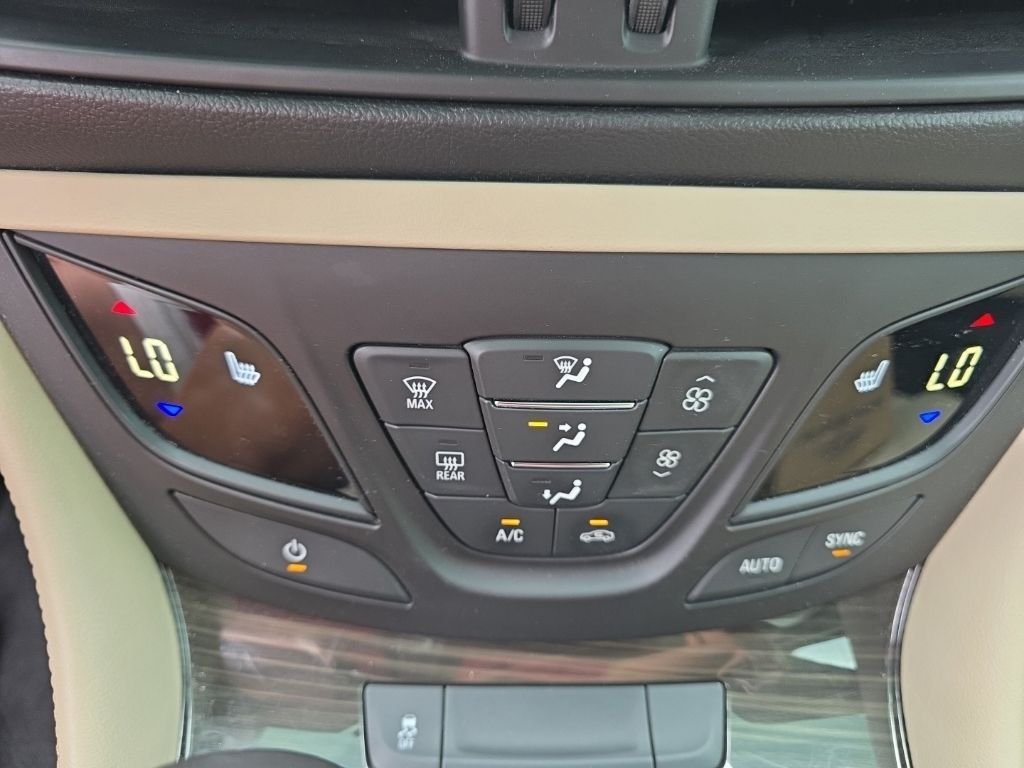 Used 2020 Red Buick Essence image 23