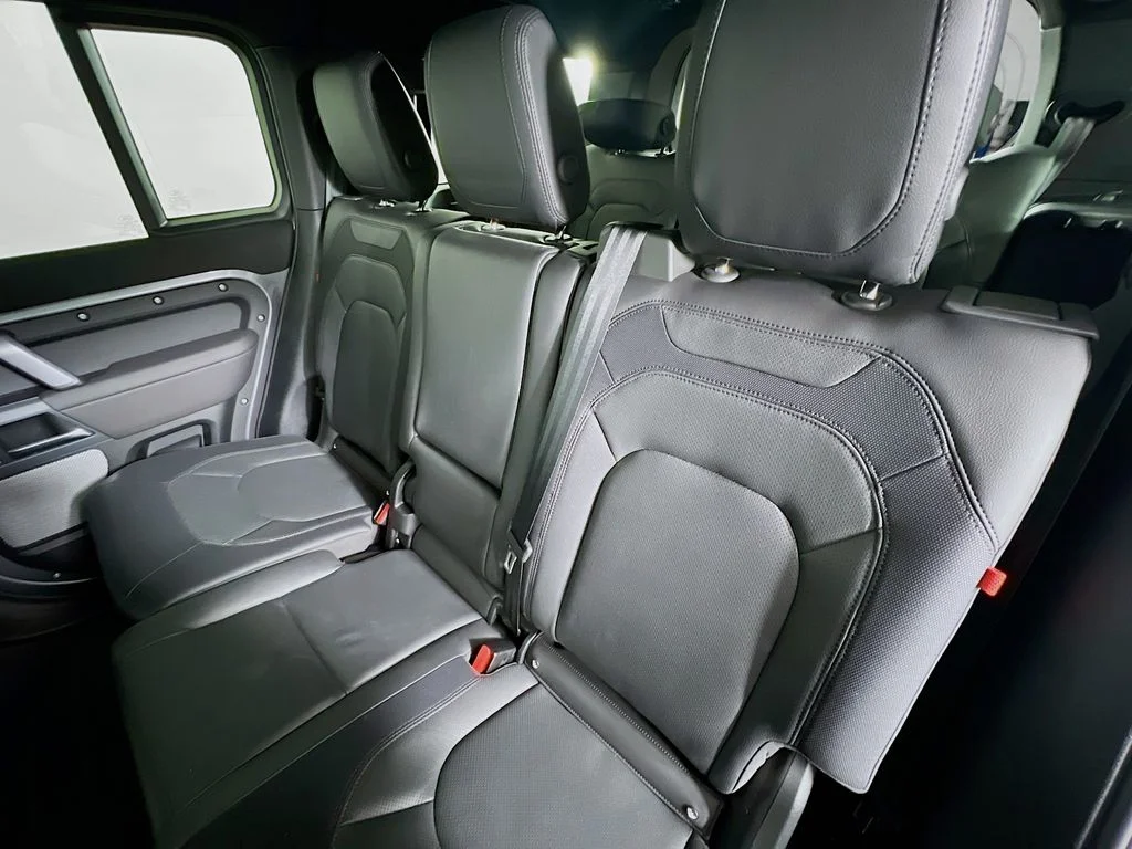 2024 Land Rover Defender X-Dynamic SE - Photo 25