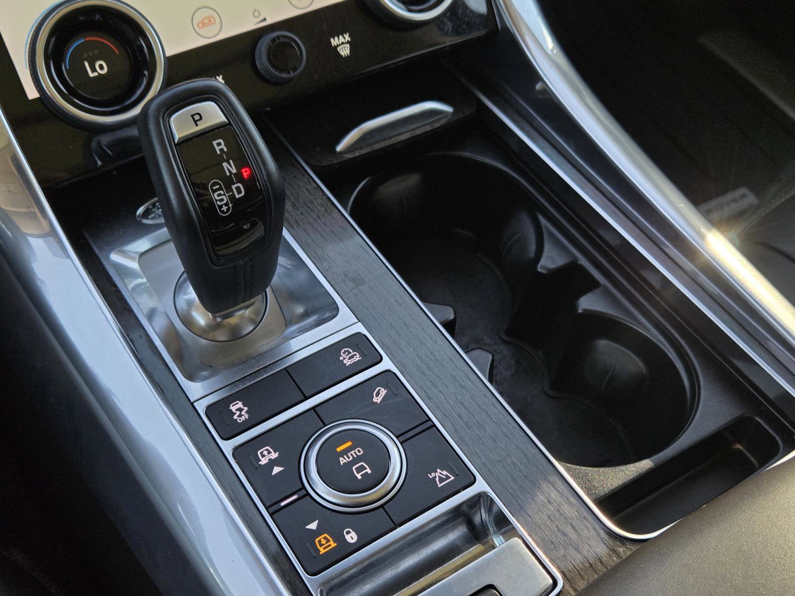Used 2019 Fuji White Land Rover Dynamic image 23
