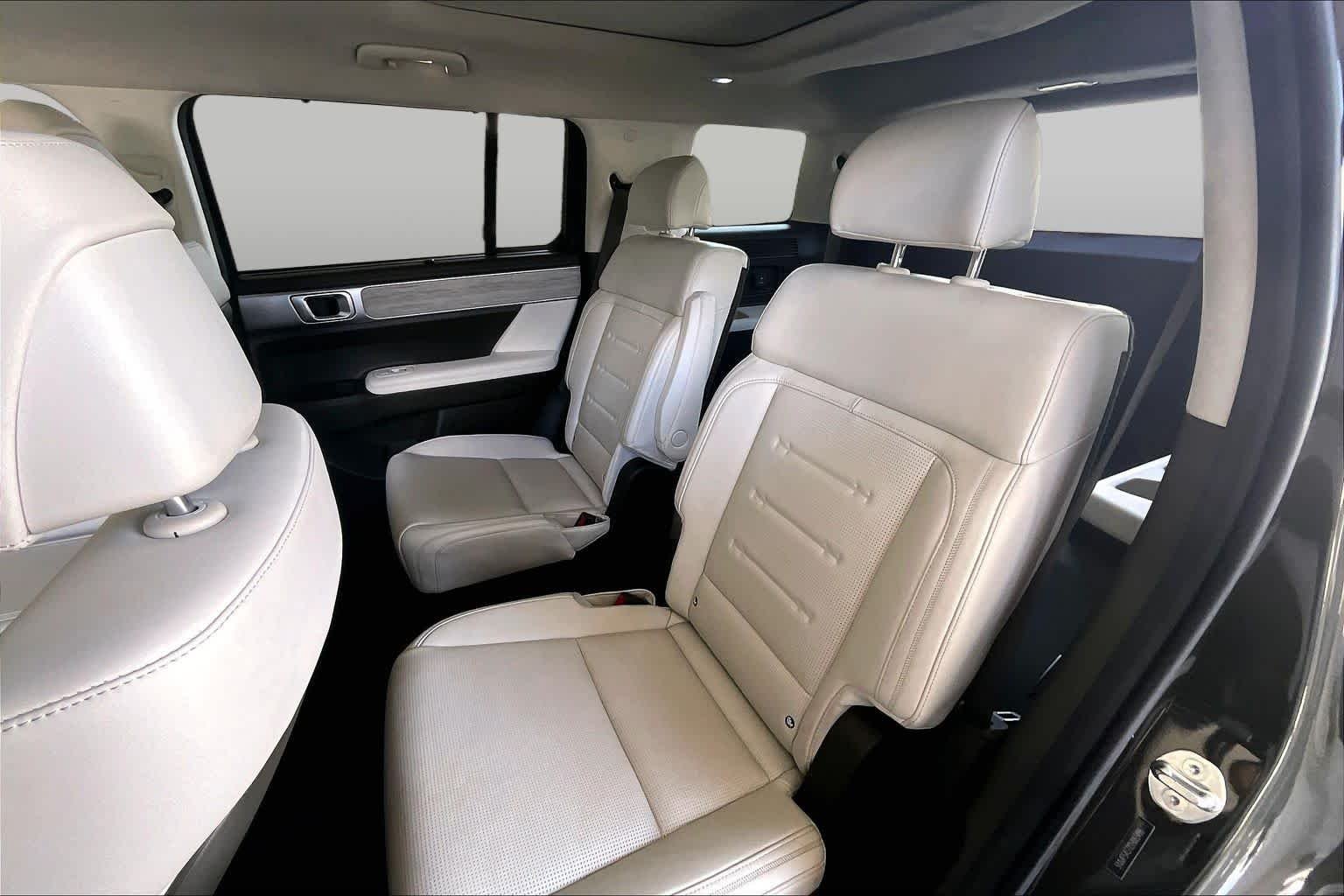 Used 2025 Rockwood Green Hyundai Calligraphy image 21