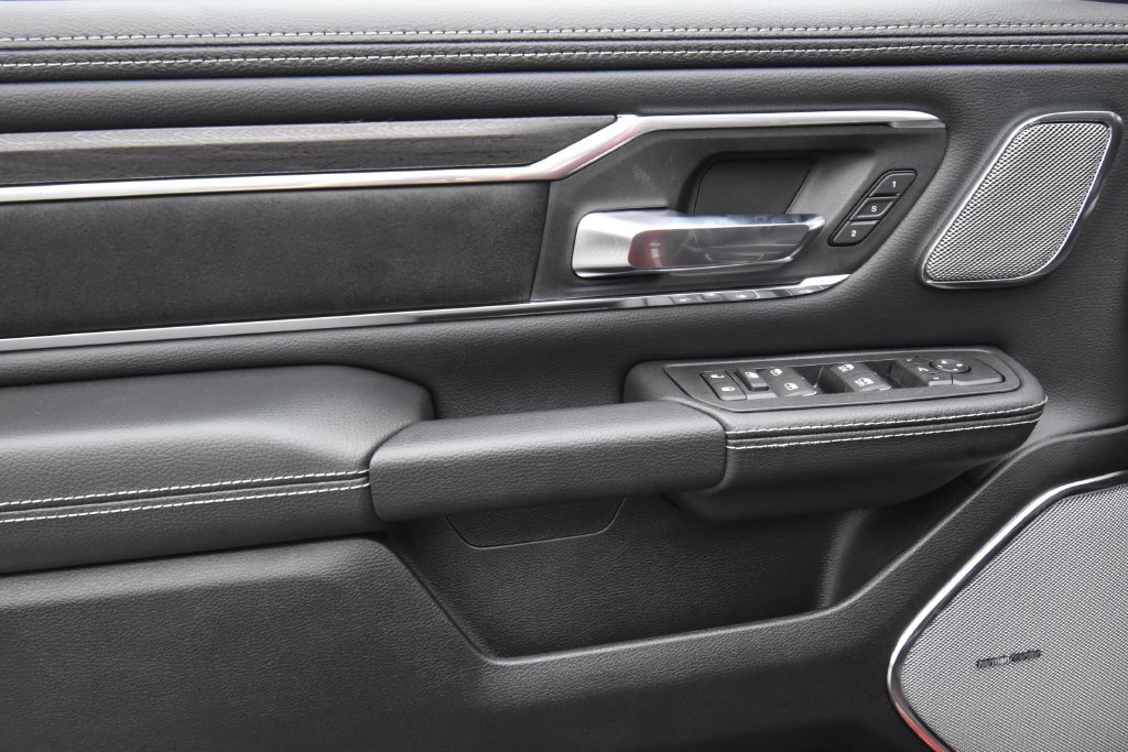 New 2027 Molten Red Pearl-Coat Exterior Paint RAM Laramie image 34