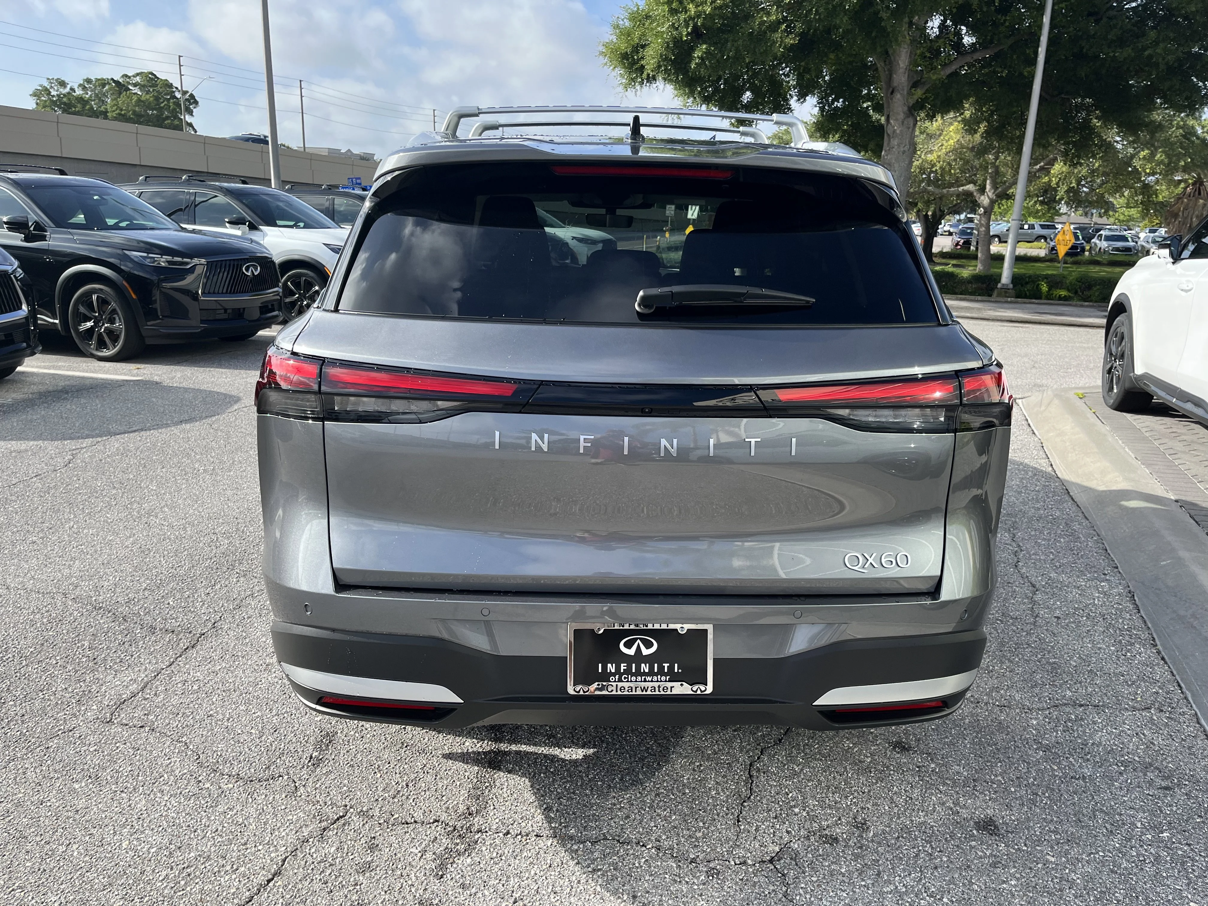 New 2027 Graphite Shadow INFINITI LUXE image 4