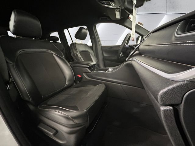 Used 2024 White Jeep Altitude image 14