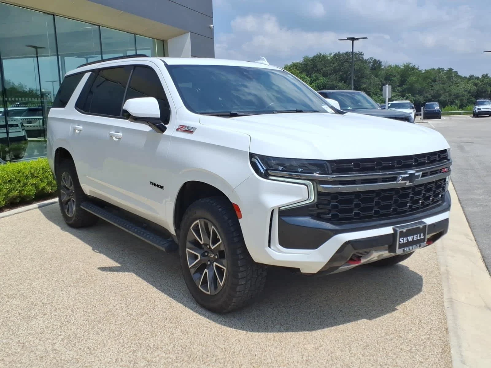 Used 2022 Summit White Chevrolet Z71 image 4