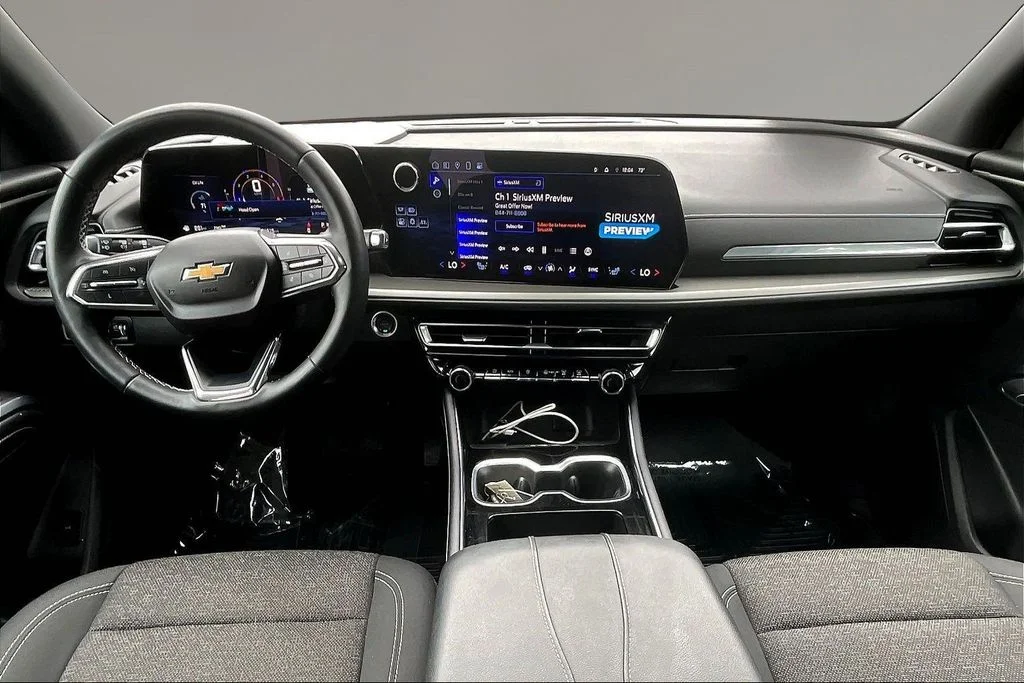 Used 2025 Sterling Gray Metallic Chevrolet LT image 7