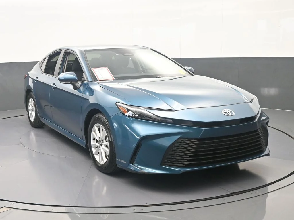 Used 2025 Ocean Toyota LE image 9