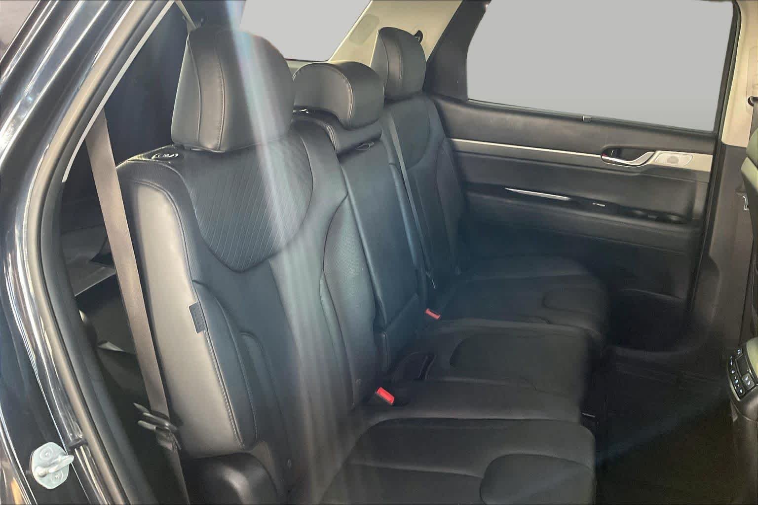 Used 2024 Moonlight Cloud Hyundai SEL 8P image 20