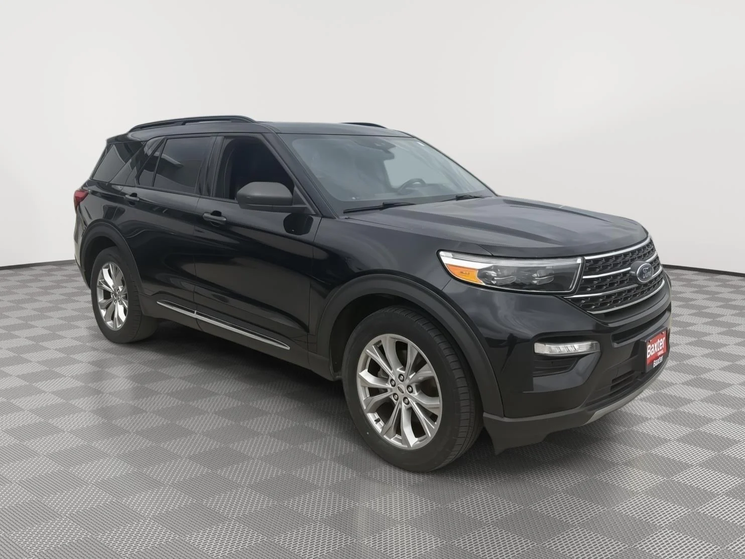 Used 2020  Ford XLT 4WD image 1