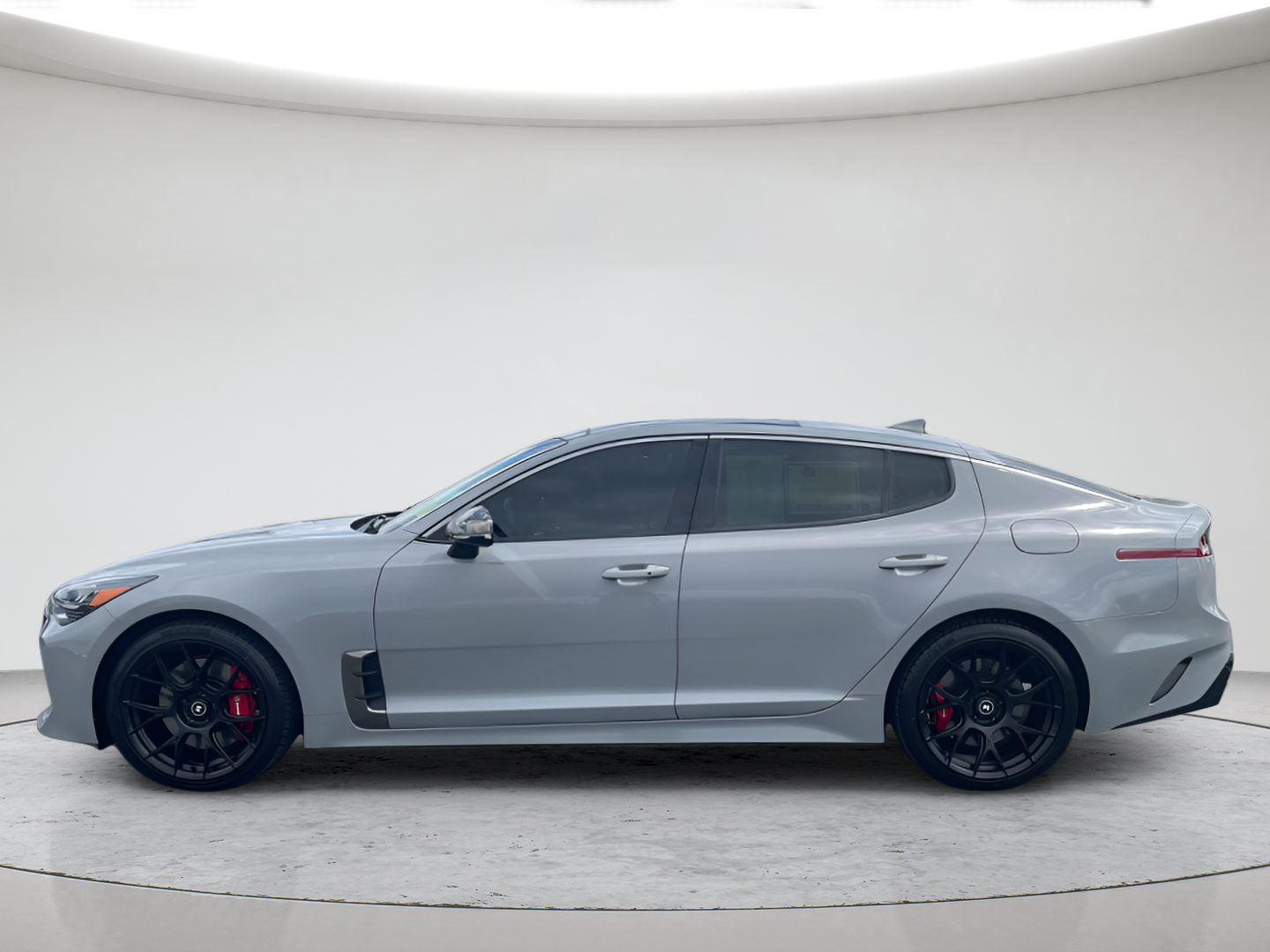 Used 2022 White Kia GT1 image 8